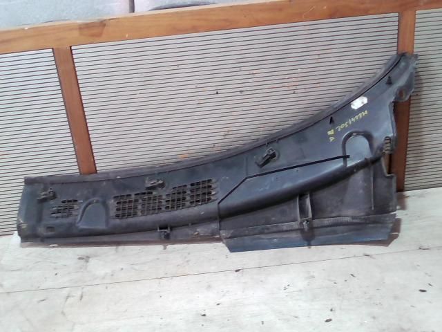 bontott PEUGEOT PARTNER Jobb Levélrács Záróvég