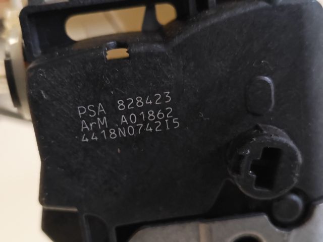 bontott PEUGEOT PARTNER Jobb Tolóajtó Zárszerkezet