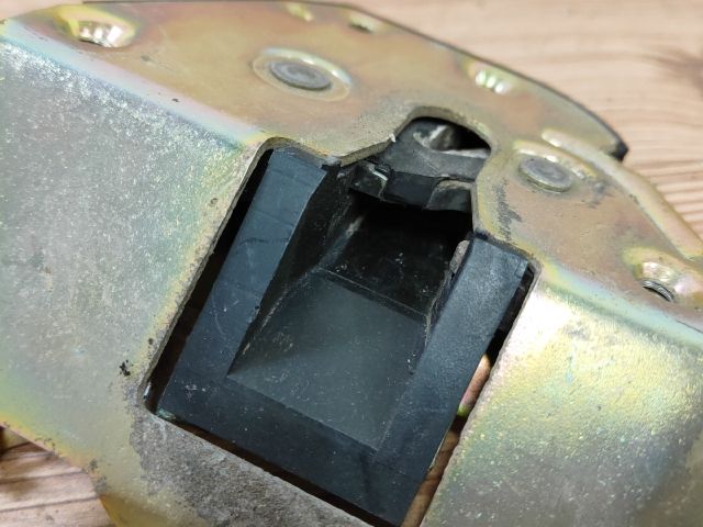 bontott PEUGEOT PARTNER Jobb Tolóajtó Zárszerkezet