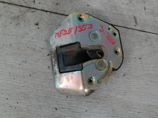 bontott PEUGEOT PARTNER Jobb Tolóajtó Zárszerkezet