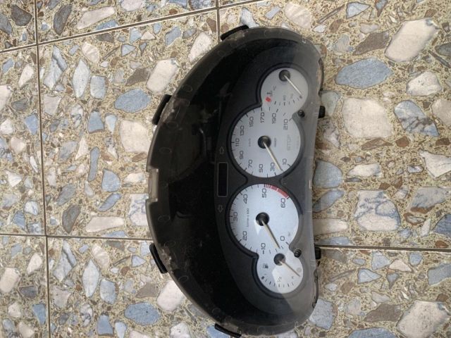 bontott PEUGEOT PARTNER Kilométeróra