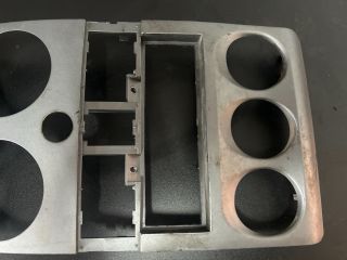 bontott PEUGEOT PARTNER Középkonzol Keret