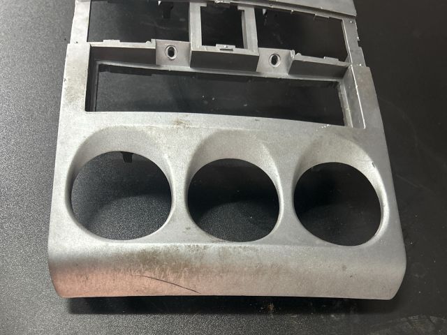 bontott PEUGEOT PARTNER Középkonzol Keret