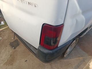 bontott PEUGEOT PARTNER Középső Szellőző