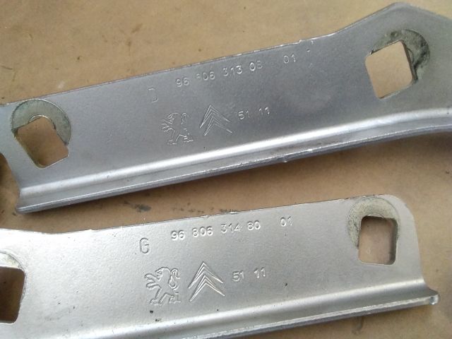 bontott PEUGEOT PARTNER Motorháztető Zsanér Pár