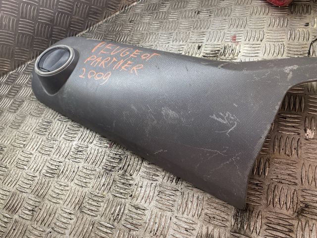 bontott PEUGEOT PARTNER Műszerfal Héj