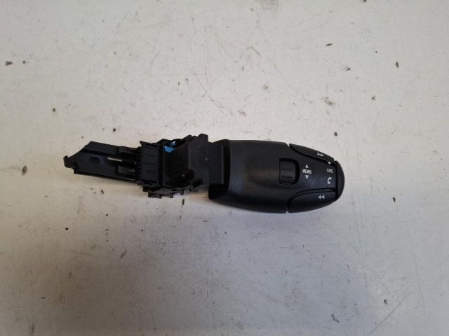 bontott PEUGEOT PARTNER Rádió / CD Kapcsoló