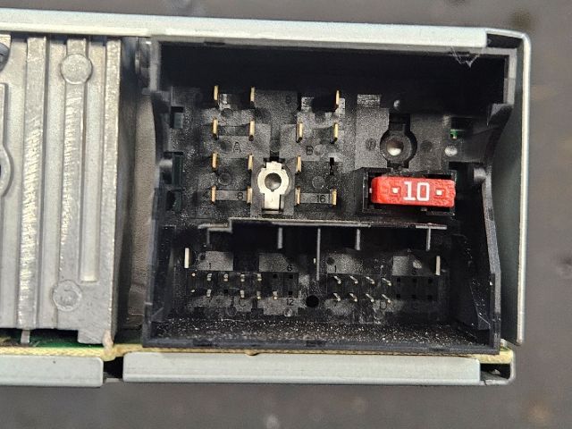 bontott PEUGEOT PARTNER Rádió / CD