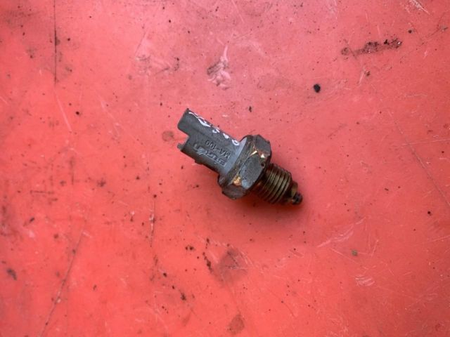 bontott PEUGEOT PARTNER Tolatólámpa Kapcsoló