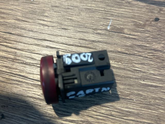 bontott PEUGEOT PARTNER Vészvillogó Kapcsoló