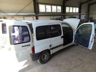 bontott PEUGEOT PARTNER Vészvillogó Kapcsoló