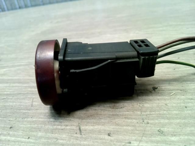 bontott PEUGEOT PARTNER Vészvillogó Kapcsoló