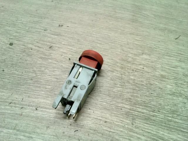 bontott PEUGEOT PARTNER Vészvillogó Kapcsoló