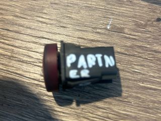 bontott PEUGEOT PARTNER Vészvillogó Kapcsoló