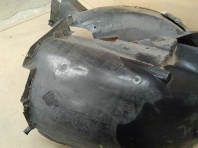 bontott PEUGEOT RIFTER Bal első Dobbetét (Kerékjárati, Műanyag)