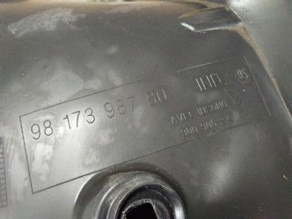 bontott PEUGEOT RIFTER Bal első Dobbetét (Kerékjárati, Műanyag)