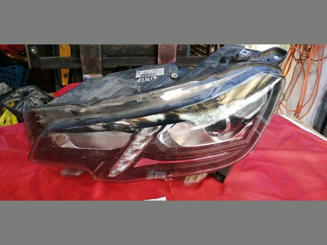 bontott PEUGEOT RIFTER Bal első Lámpabúra
