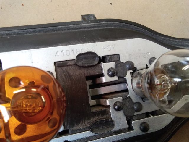 bontott PEUGEOT RIFTER Bal Hátsó Lámpa Foglalat