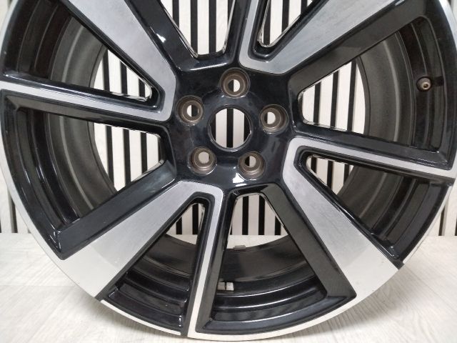 bontott POLESTAR POLESTAR 2 Alufelni (1 db)