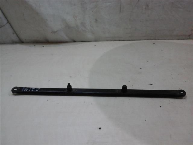 bontott PORSCHE 911 Hátsó középső Lökhárító Tartó (Műanyag)