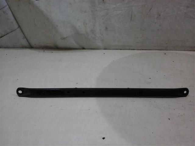 bontott PORSCHE 911 Hátsó középső Lökhárító Tartó (Műanyag)