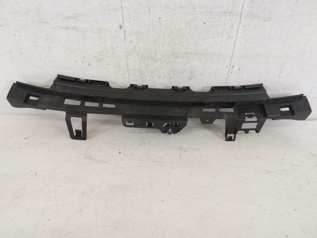 bontott PORSCHE 911 Hátsó középső Lökhárító Tartó (Műanyag)