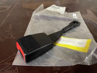 bontott PORSCHE 911 Jobb első Biztonsági Öv Csat