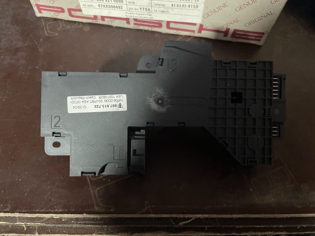 bontott PORSCHE 911 Jobb első Ülésállító Kapcsoló