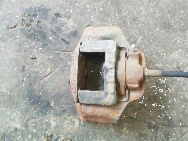 bontott PORSCHE 924 Jobb első Féknyereg Munkahengerrel