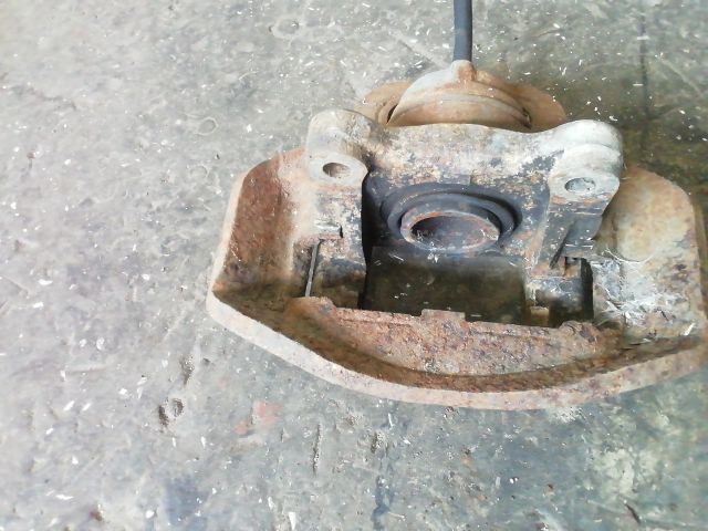 bontott PORSCHE 924 Jobb első Féknyereg Munkahengerrel