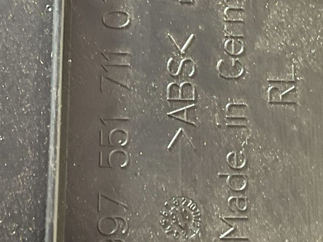 bontott PORSCHE BOXSTER Alsó Padlólemez Burkolat