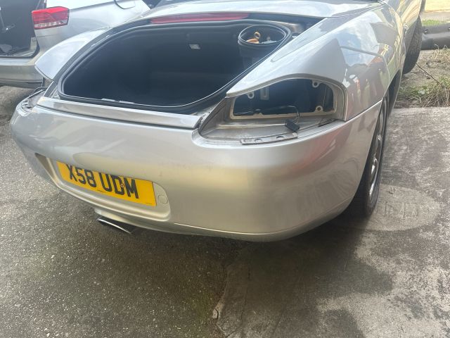 bontott PORSCHE BOXSTER Hátsó Lökhárító (Részeivel)