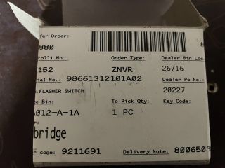 bontott PORSCHE BOXSTER Vészvillogó Kapcsoló