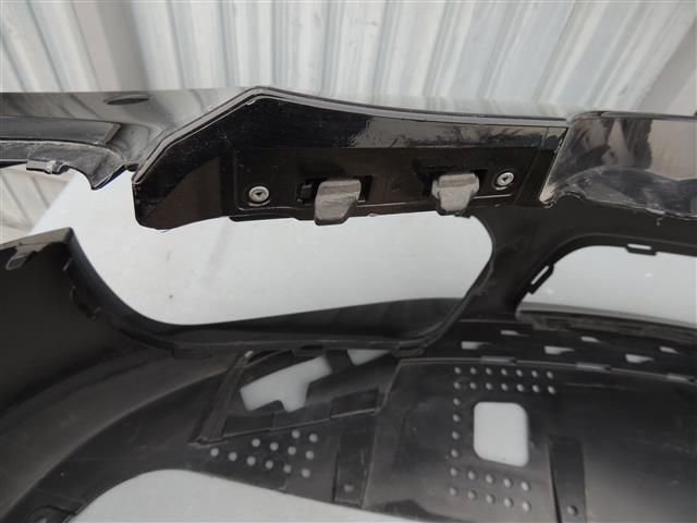 bontott PORSCHE CARRERA Első Lökhárító (Részeivel)