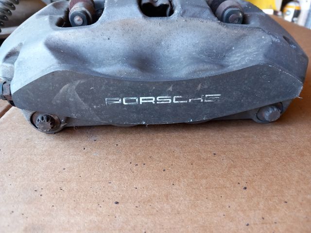bontott PORSCHE CAYENNE Féknyereg Munkahengerrel Szett