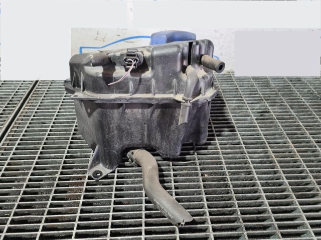 bontott PORSCHE CAYENNE Kiegyenlítő Tartály