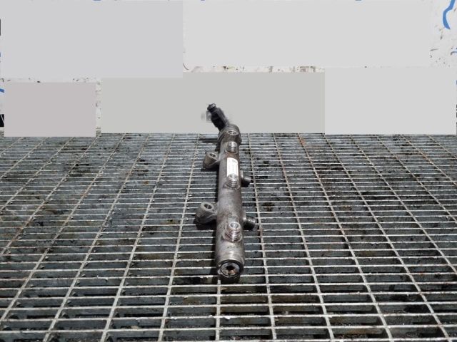 bontott PORSCHE CAYENNE Közösnyomócső