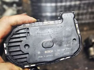 bontott PORSCHE CAYENNE Fojtószelep (Elektromos)