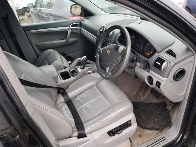 bontott PORSCHE CAYENNE Jobb hátsó Csonkállvány