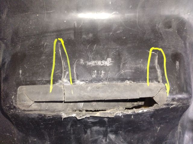 bontott PORSCHE CAYENNE Alsó Hűtő Légterelő