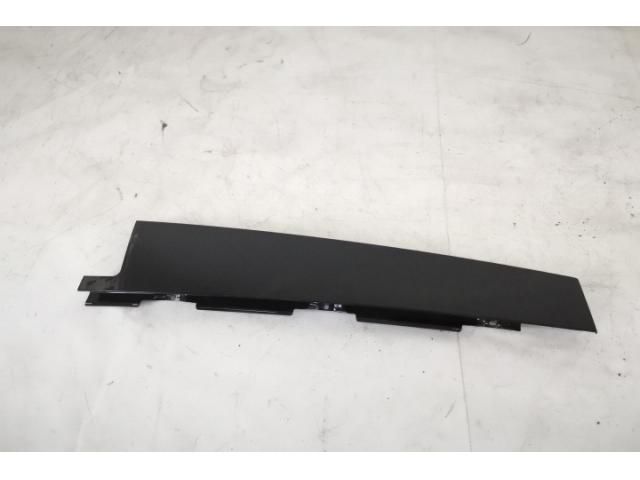 bontott PORSCHE CAYENNE Bal B Oszlop Burkolat