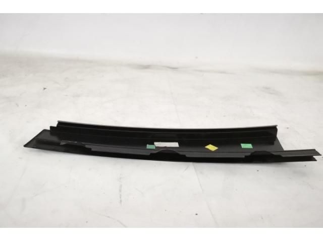 bontott PORSCHE CAYENNE Bal B Oszlop Burkolat