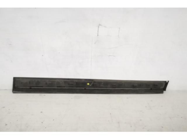 bontott PORSCHE CAYENNE Bal első Ajtó Díszléc