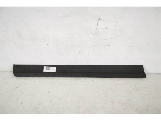 bontott PORSCHE CAYENNE Bal első Ajtó Díszléc