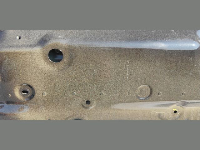 bontott PORSCHE CAYENNE Bal első Ajtó (Üres lemez)