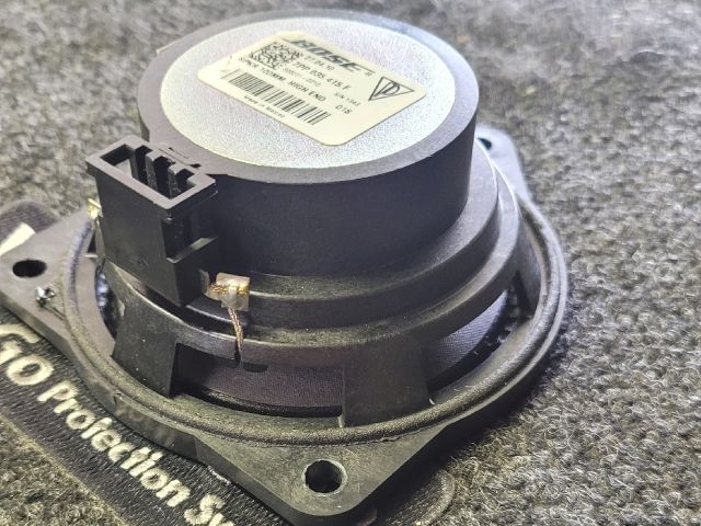 bontott PORSCHE CAYENNE Bal első Hangszóró