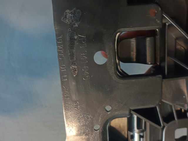 bontott PORSCHE CAYENNE Bal Fényszóró Tartó