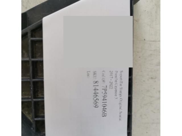 bontott PORSCHE CAYENNE Bal Fényszóró Tartó