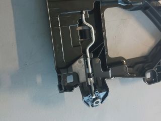 bontott PORSCHE CAYENNE Bal Fényszóró Tartó