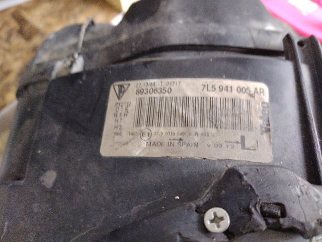 bontott PORSCHE CAYENNE Bal Fényszóró